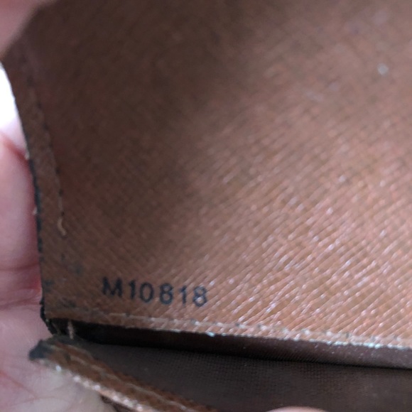 Louis Vuitton Wallet - Picture 2 of 6